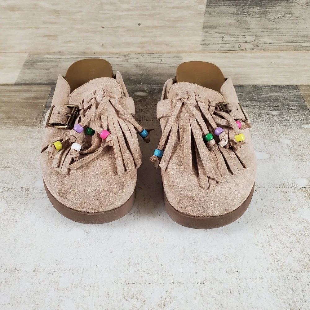 Steve Madden TREAT Kids Clogs Sz 4 M Taupe Suede Beaded Fringe Buckle Strap